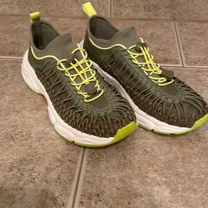 Zara sneakers/hikers